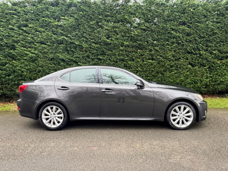 LEXUS IS