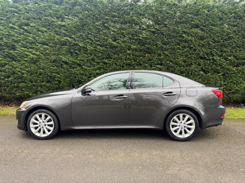 LEXUS IS