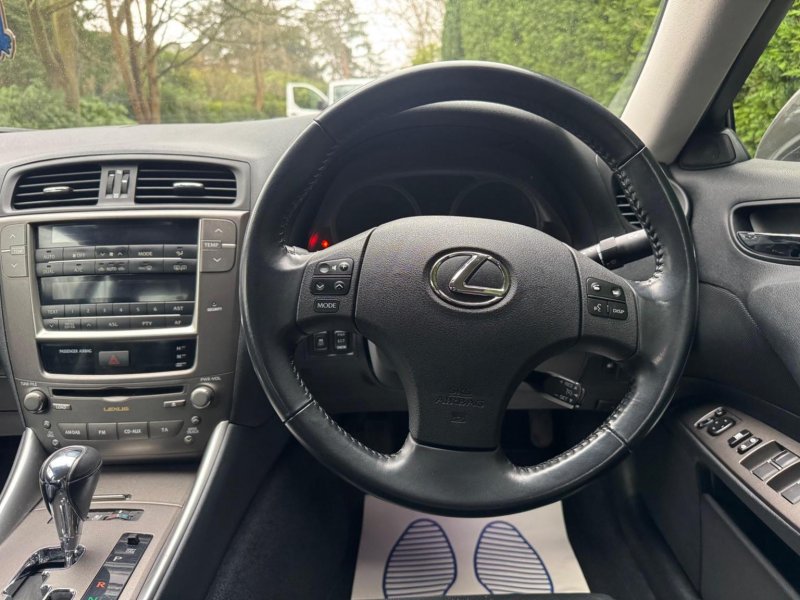 LEXUS IS