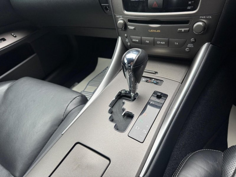 LEXUS IS