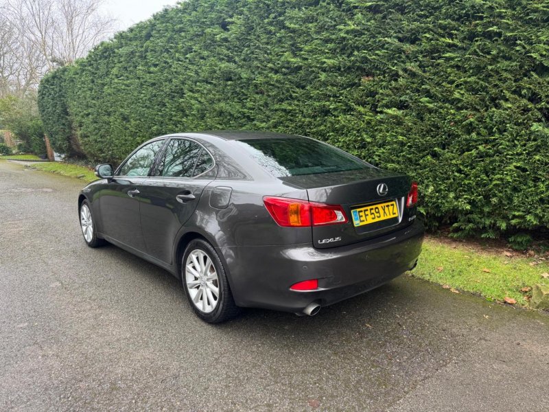LEXUS IS