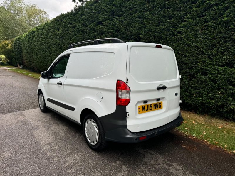 FORD TRANSIT COURIER