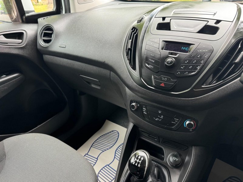 FORD TRANSIT COURIER