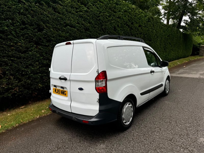 FORD TRANSIT COURIER