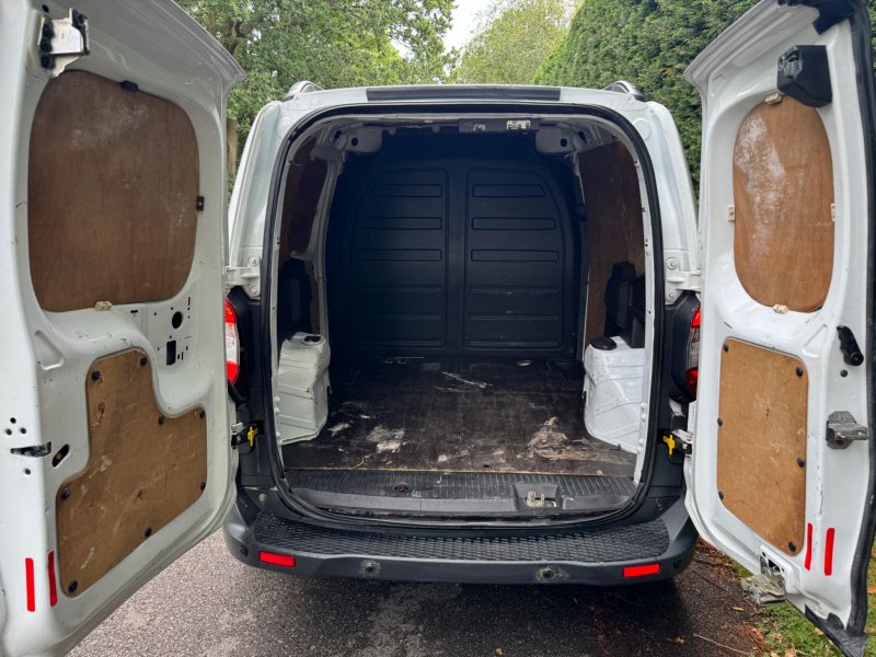 FORD TRANSIT COURIER