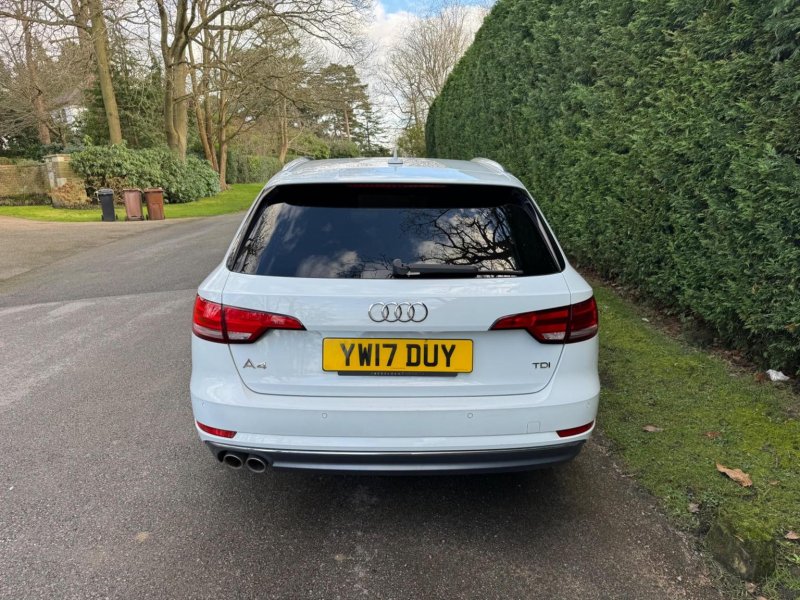AUDI A4 AVANT