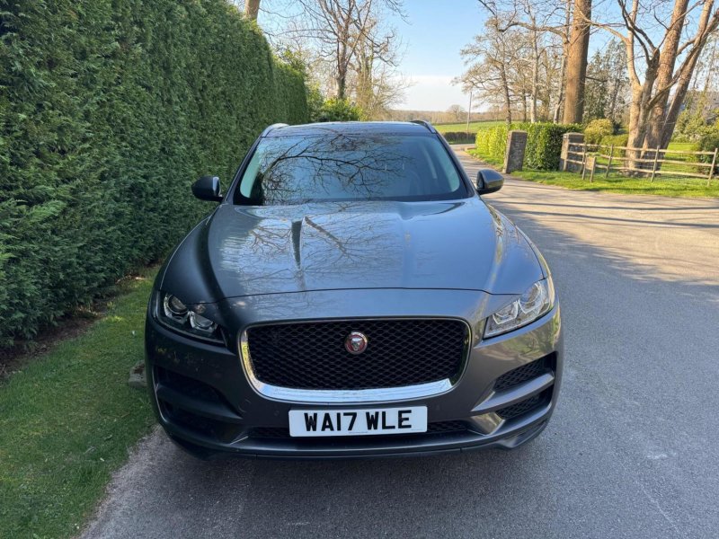 JAGUAR F-PACE